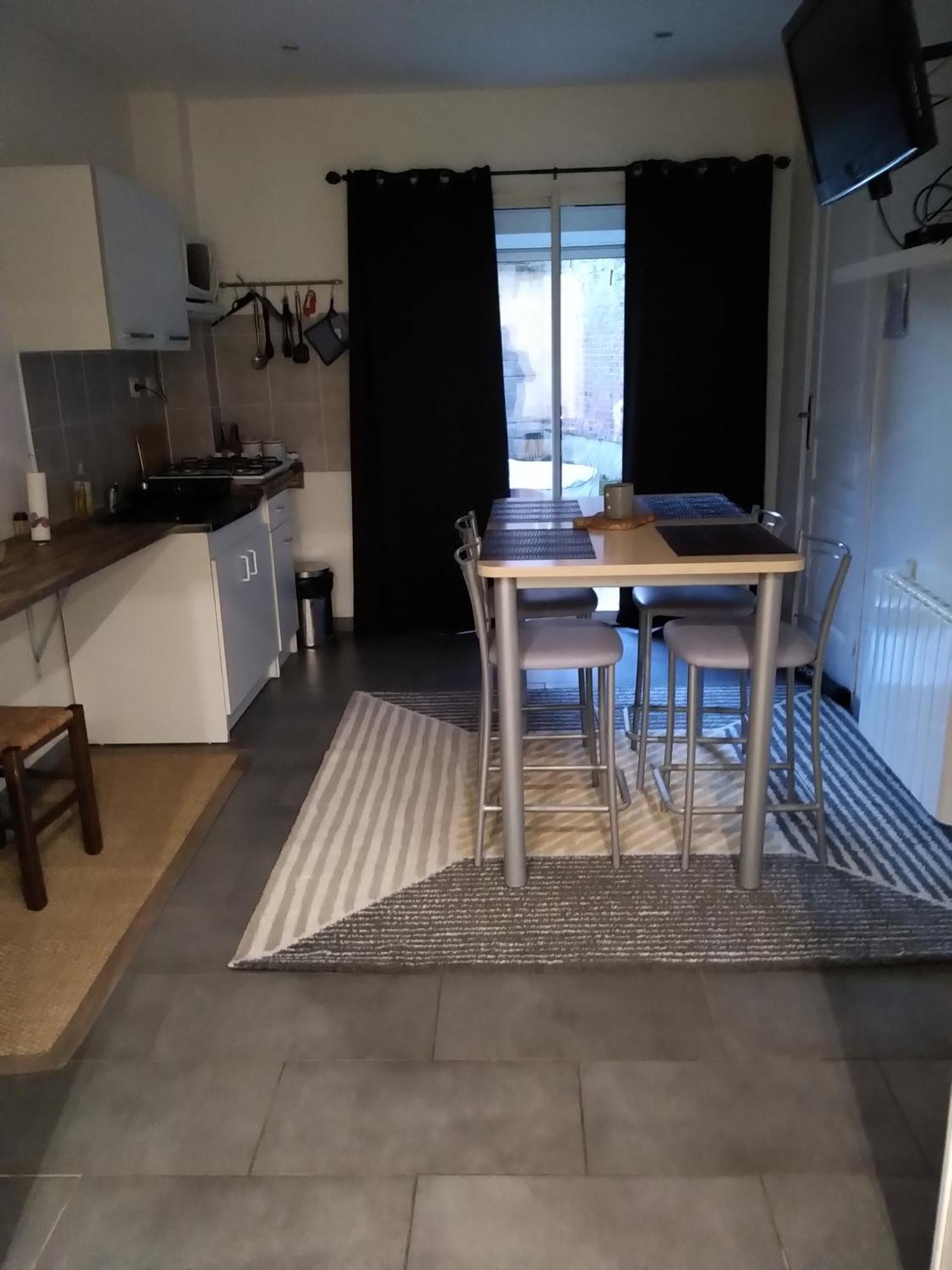Studio Apartment Calais Exterior photo
